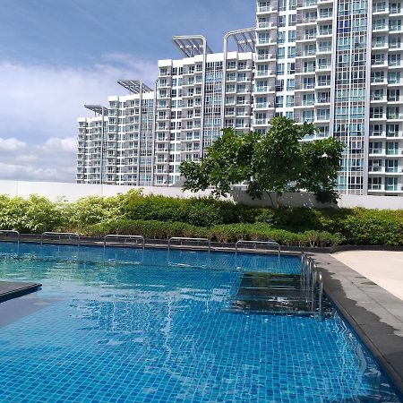 Mactan Newtown With Sun Set And Garden View Cebu Exterior foto