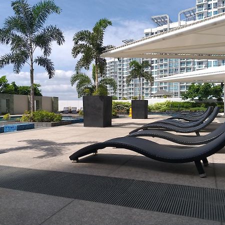 Mactan Newtown With Sun Set And Garden View Cebu Exterior foto