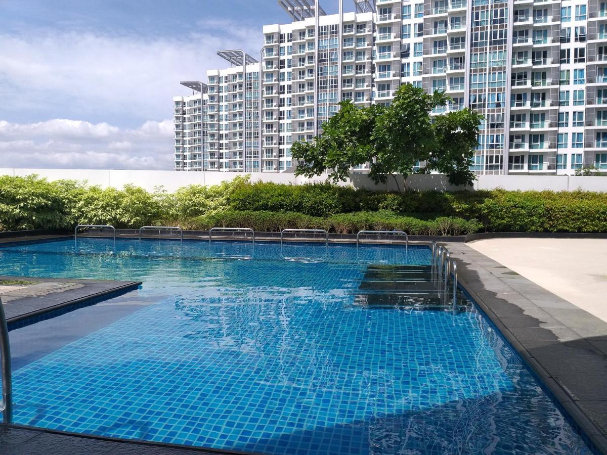 Mactan Newtown With Sun Set And Garden View Cebu Exterior foto