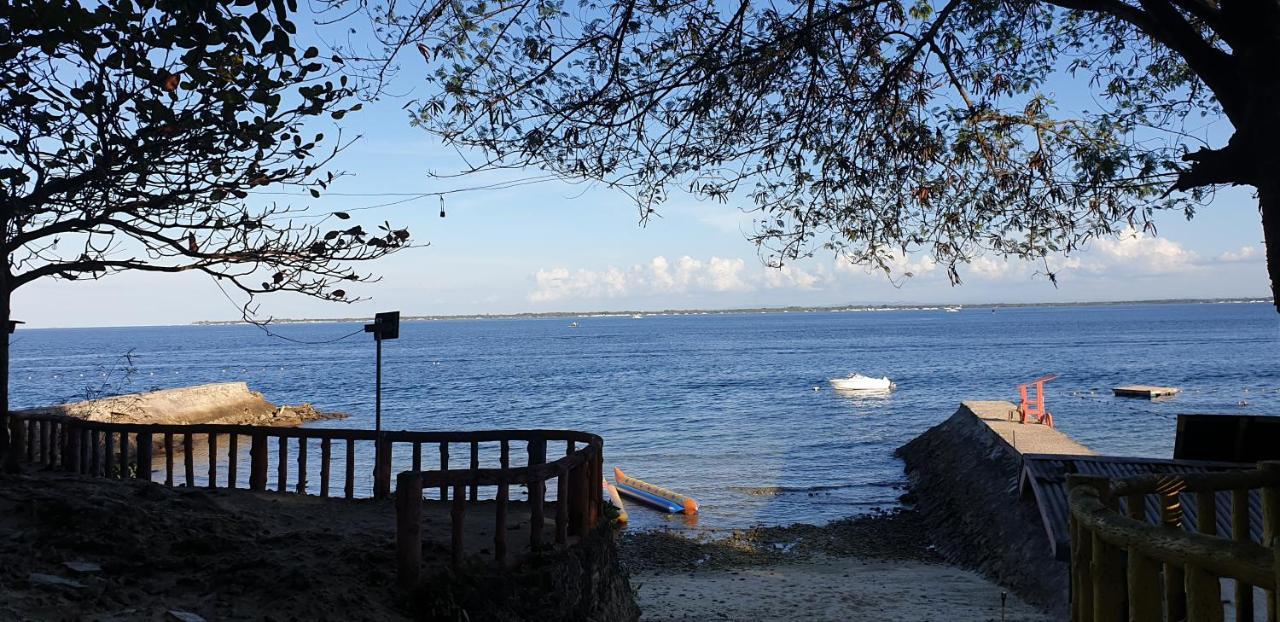 Mactan Newtown With Sun Set And Garden View Cebu Exterior foto